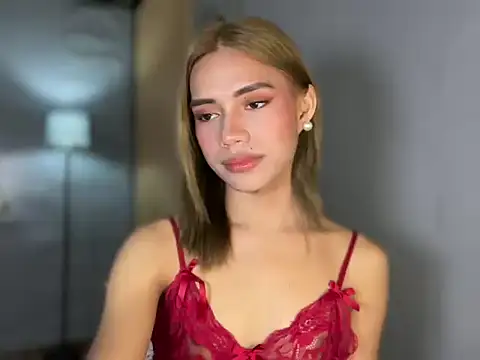 Lovelynikki03 Adlı Modelin Web Kamerası Şovu