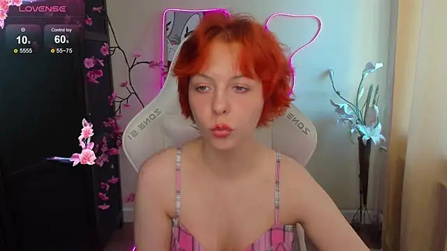 InfernoKitten Chat XXX in diretta
