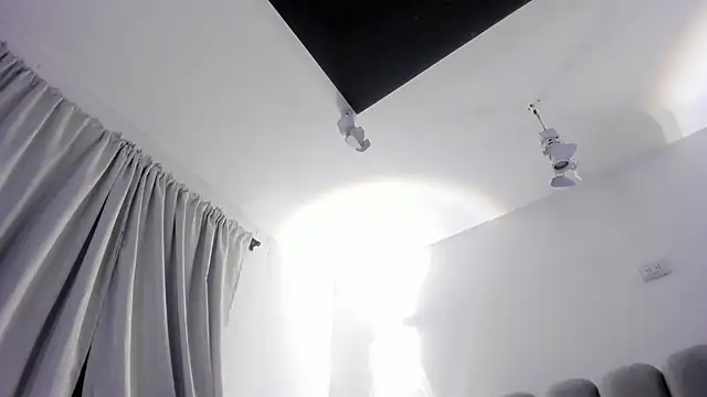 ScarletZaint Webcam-Show