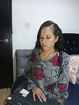 MiaForever1's Live XXX Chat