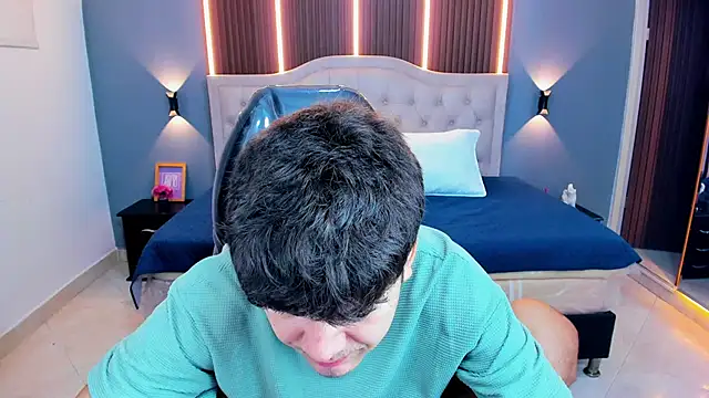 Chatroom XXX en direct de Tommy18__