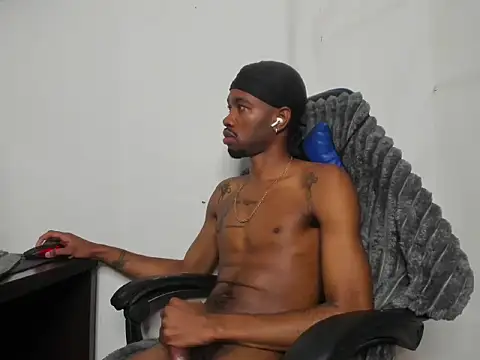 Chat +18 de Kofi_exotic_2 ao vivo