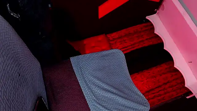 abrilbigcock Adlı Modelin Canlı XXX Sohbeti