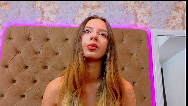 CoraVex's Live XXX Chat