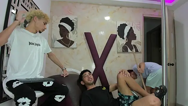 Czat XXX na żywo – YOUNG_BOYS_HELL