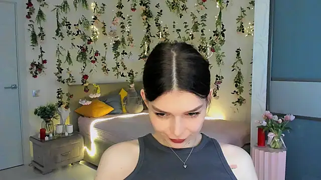 ContinentOfTranquility's Live XXX Chat