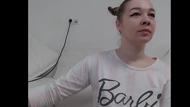Chat +18 de MellowKitty ao vivo