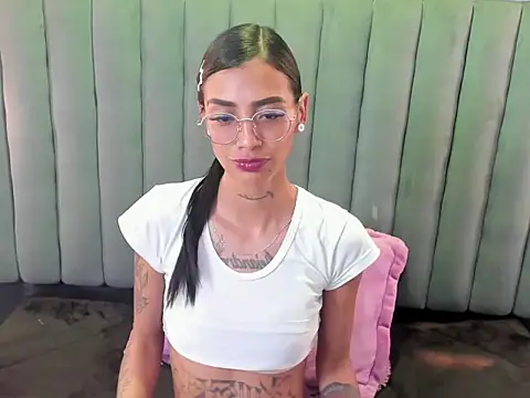 KarlaSlutSkinny__'s Live XXX Chat