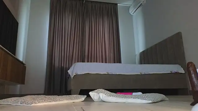 lunajii Chat XXX in diretta