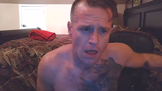 DILFiGuess1's Live XXX Chat