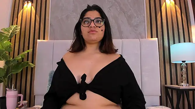 Carlotta_de_velour élő XXX-chatje