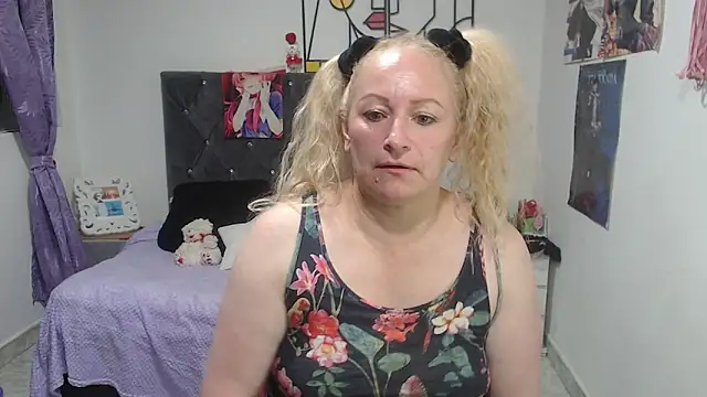 emperabigbootybigass – Naživo XXX chat