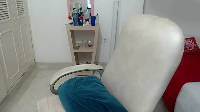 leonela_69 – Naživo XXX chat