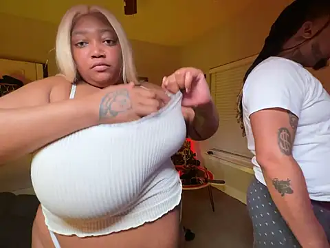 4EVAGLACIERS' Live XXX Chat