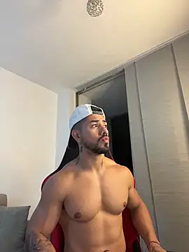 Chatroom XXX en direct de Ezzio_Scolaro