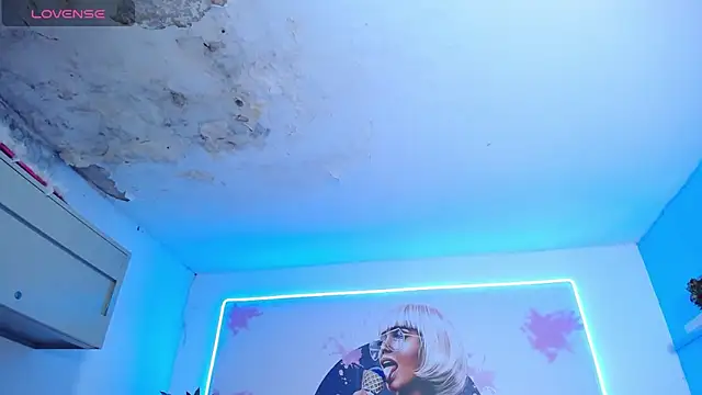 cristal_horny19 élő XXX-chatje