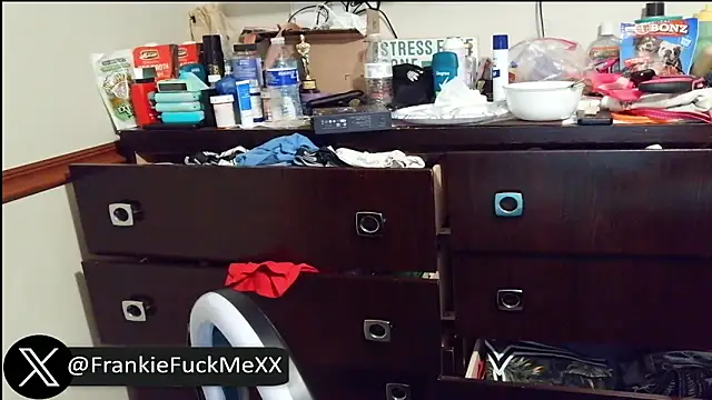 Show de FrankieFuckMeXX na webcam