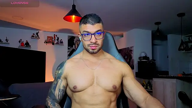 Michael_Diamond Show in webcam