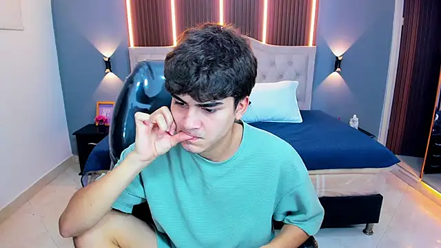 Chat +18 de Tommy18__ ao vivo