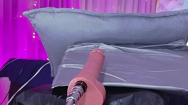צ'אט XXX בשידור חי של britanyy_