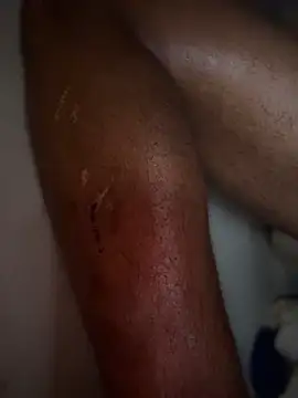 Mialeee89: διαδικτυακό σόου στην κάμερα