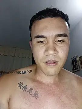 Živý XXX chat andres_dirtylover