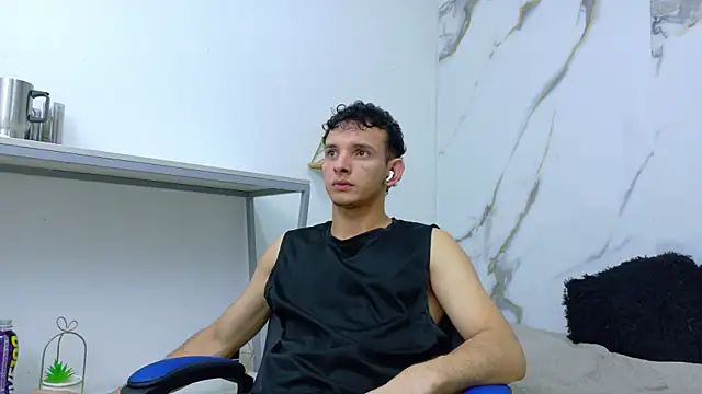 Chatroom XXX en direct de keen_black_