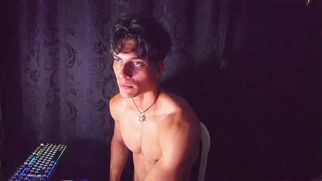 Alessio_Valee 网络视讯表演