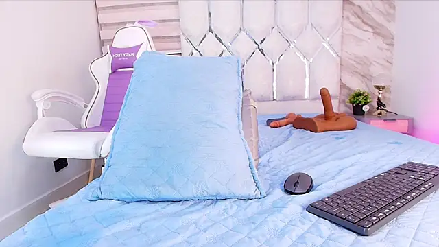 cataleya_ebony_ Adlı Modelin Canlı XXX Sohbeti