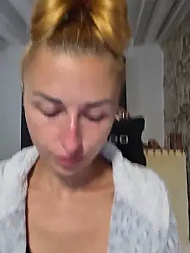 kylie_blck: απευθείας συνομιλία ΧΧΧ
