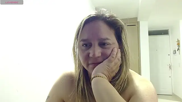 LauraReeves Live XXX-Chat