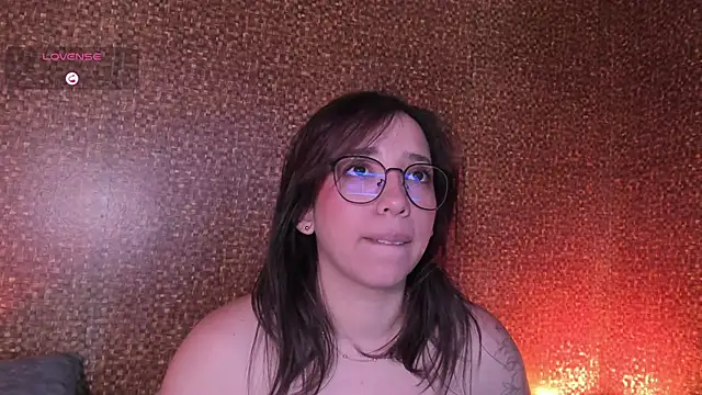 Apartment28's Live XXX Chat