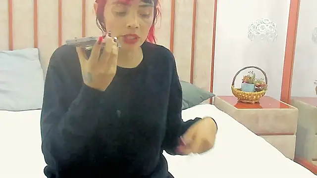 Lucie_Red's Live XXX Chat