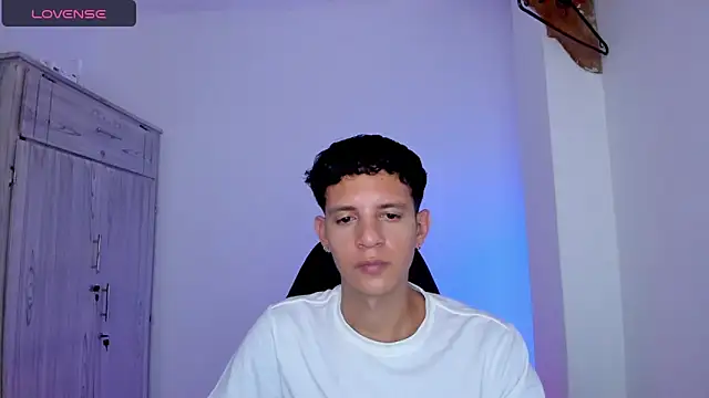 Chat +18 de tylernova ao vivo