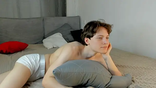 Chatroom XXX en direct de gilded_trace