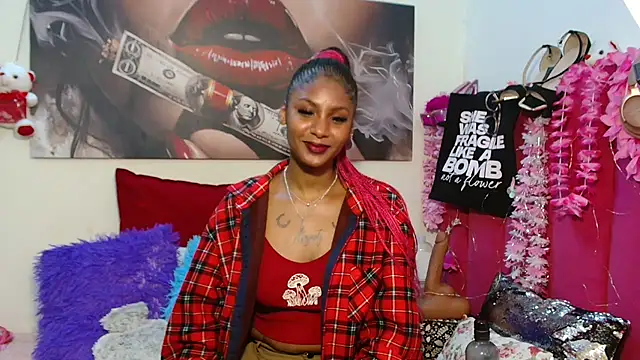 Moreish-06 live XXX chat