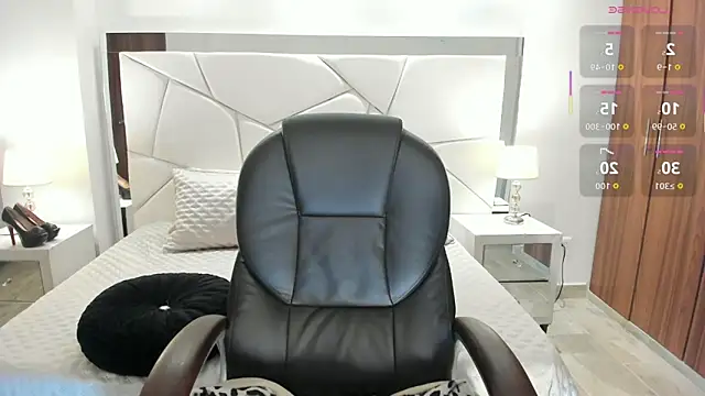 Chat +18 de Natasha_Kiim_ ao vivo