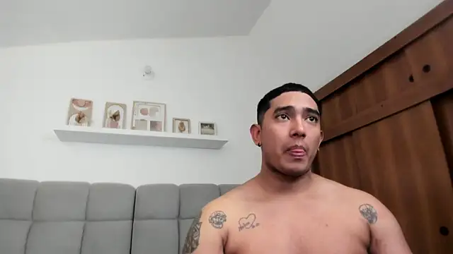 erotic_sins: διαδικτυακό σόου στην κάμερα