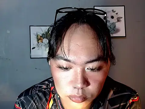 Asianblk_barbiedoll Show in webcam