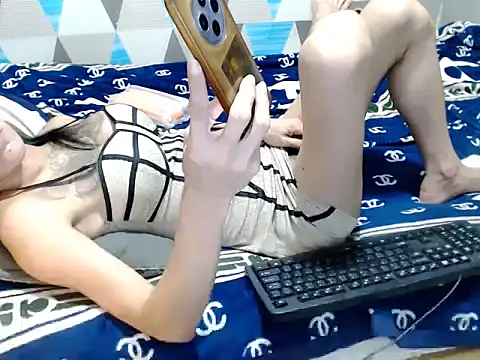 Trish_CurveCock Live XXX-Chat
