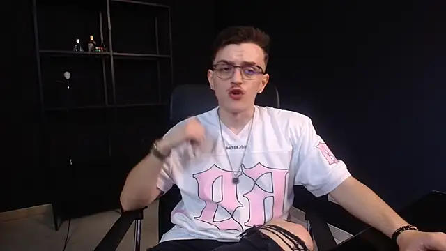FelixStarkk Chat XXX in diretta