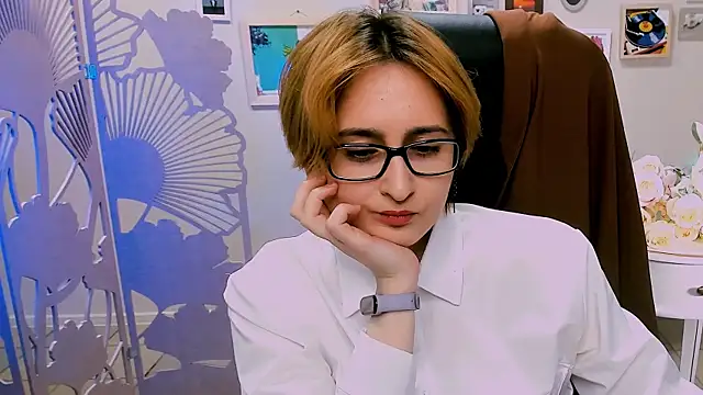 LixeLuna élő XXX-chatje