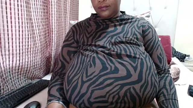 Chat XXX en directo de CHOCOLATEDARKBUSTYX