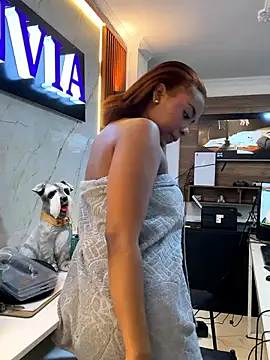 Kloe_rousse01 Adlı Modelin Canlı XXX Sohbeti
