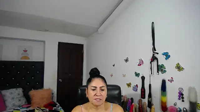 Chat +18 de mature_bigboobs10 ao vivo