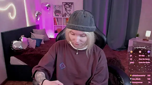 XXX chat uživo modela tattoo_art_baby