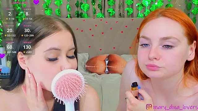 Mary_Dina Chat XXX in diretta
