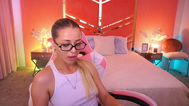 Show de DoveLovee na webcam