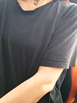 XXX chat uživo modela Aashikalaa