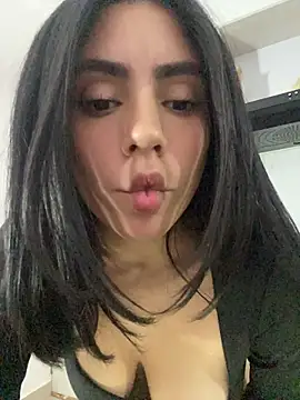 Chat +18 de Sara-215 ao vivo